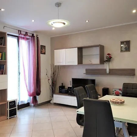Casa Rosa 51 Holiday home Stresa